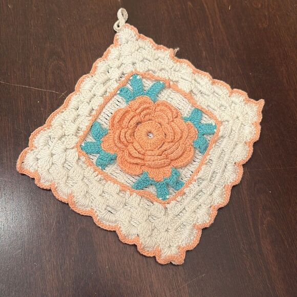 Handmade Crochet Peach and Cream pot holders - Picture 7 of 8